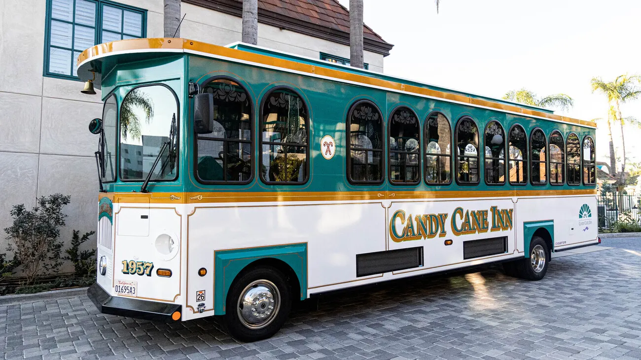 Shuttle Service - Hotel near Disneyland with Shuttle