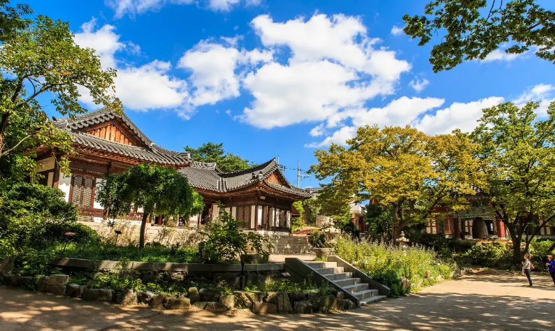 Itaewon: Seoul’s Global Village and Nightlife Hub