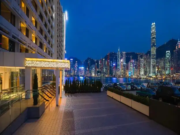 main entrance of Marco Polo Hongkong Hotel