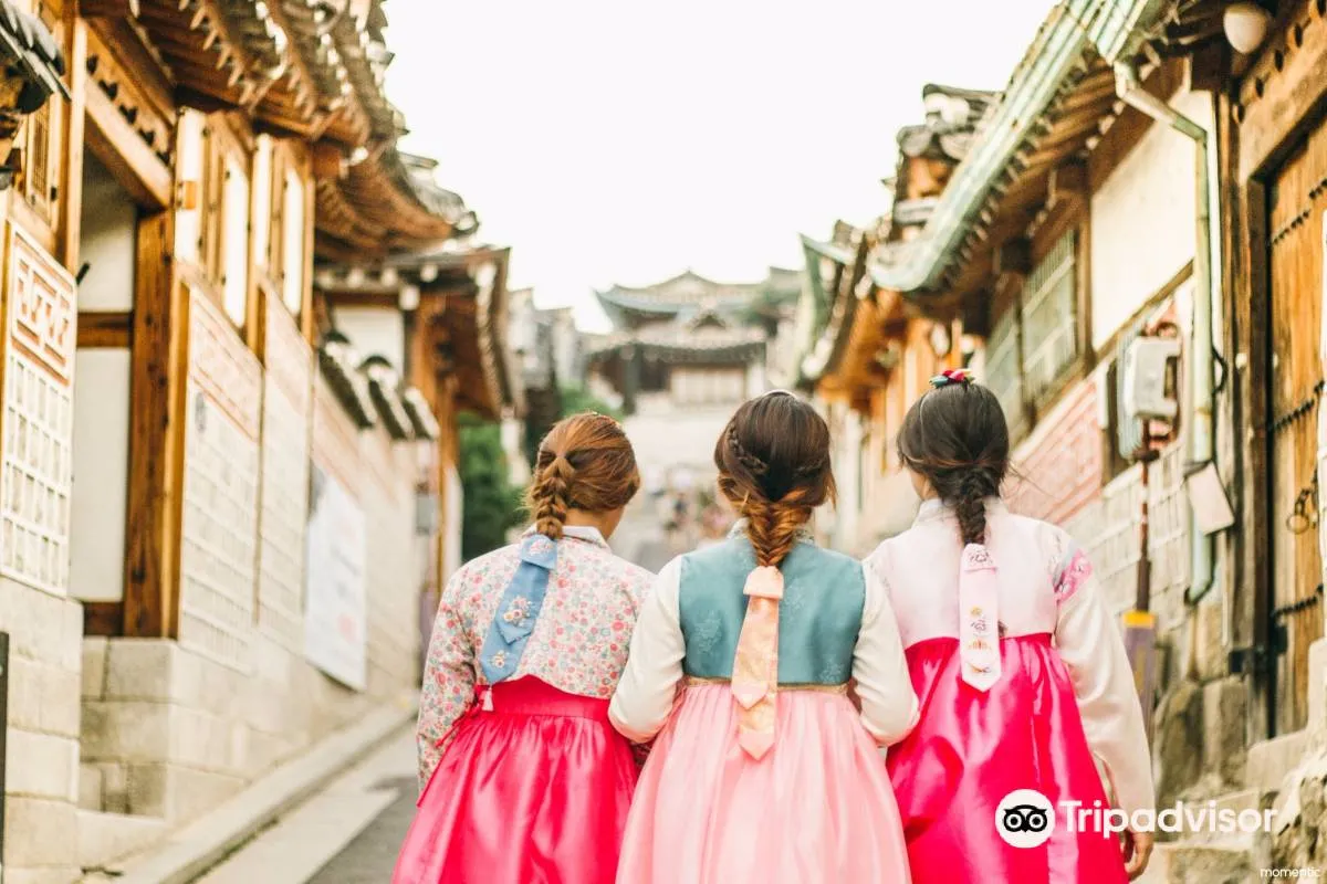 穿上韓服再編條辮子