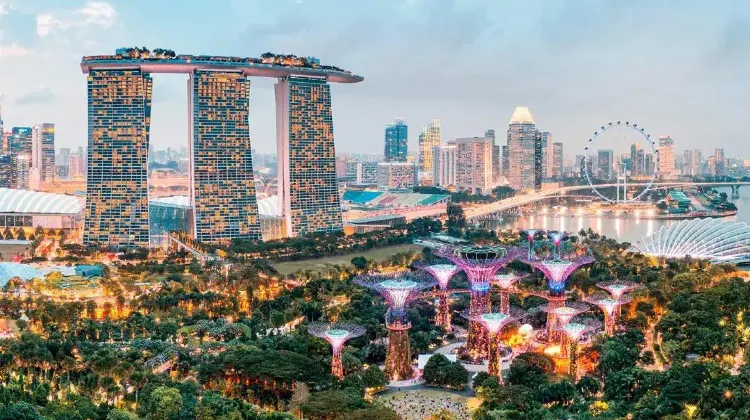 Hotels near Gardens by the Bay
