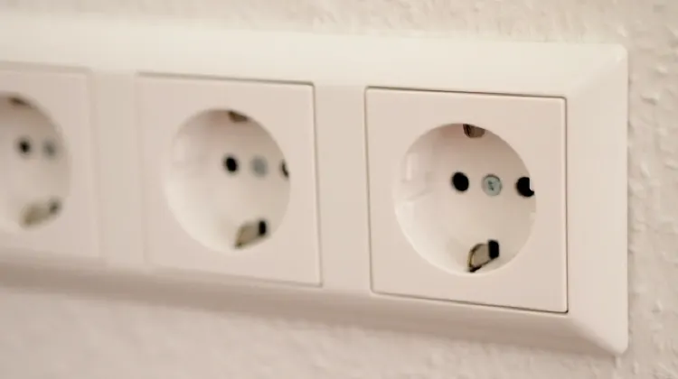 フランスのコンセントはCタイプとSEタイプが主流