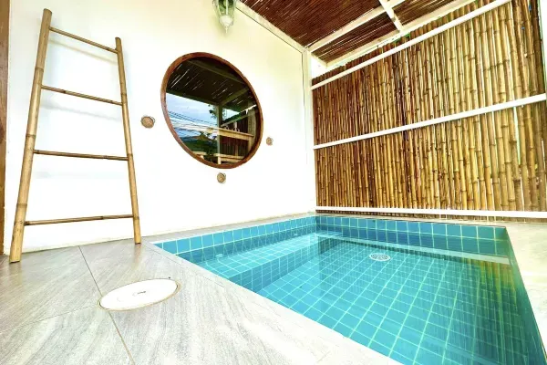 สระน้ำของแอท เดอะ บีช เกาะล้าน 2(At the Beach Koh Larn 2)