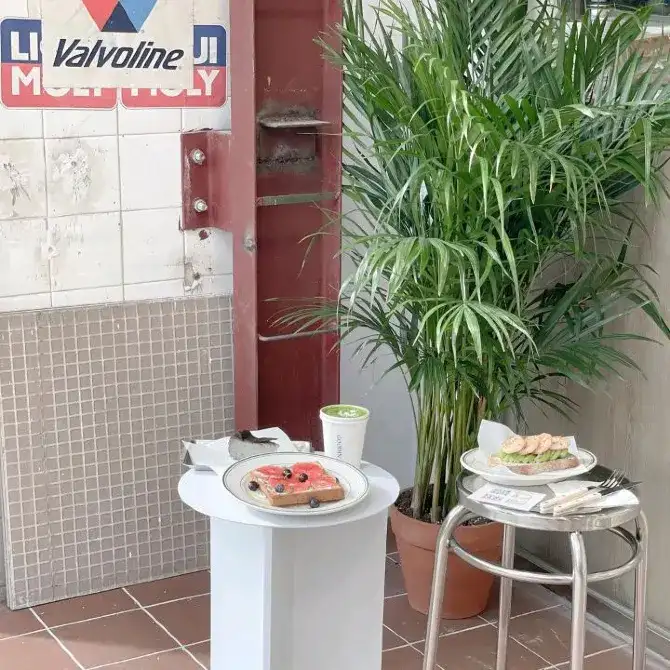 Hong Kong Cafe - Goodin' Out