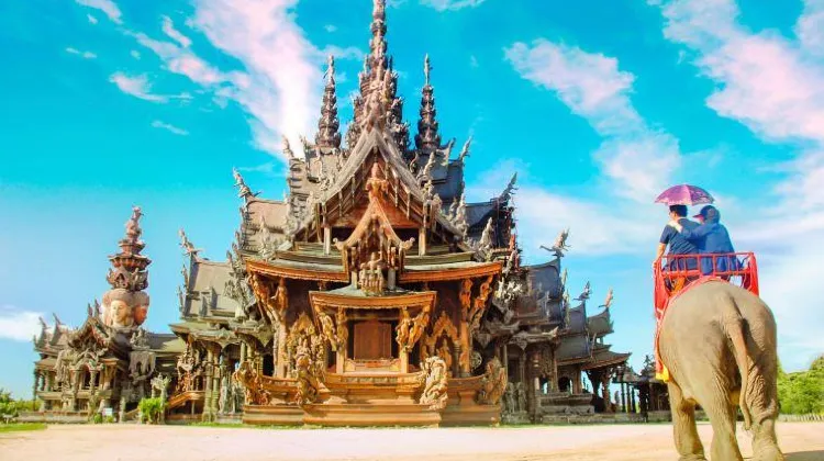 Sanctuary of Truth Museum is the largest wood building in Thailand.