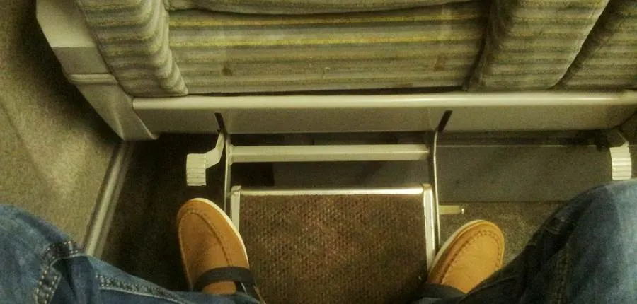 ที่นั่งชั้นหนึ่งบนรถไฟความเร็วสูงของจีน