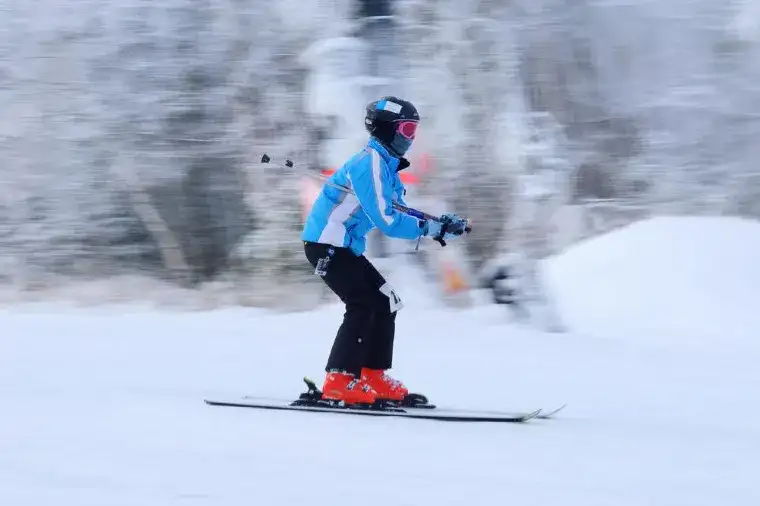 Tourists skiing in Hunter