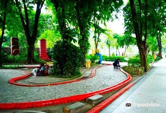 Tempat Wisata di Surabaya-Taman Bungkul