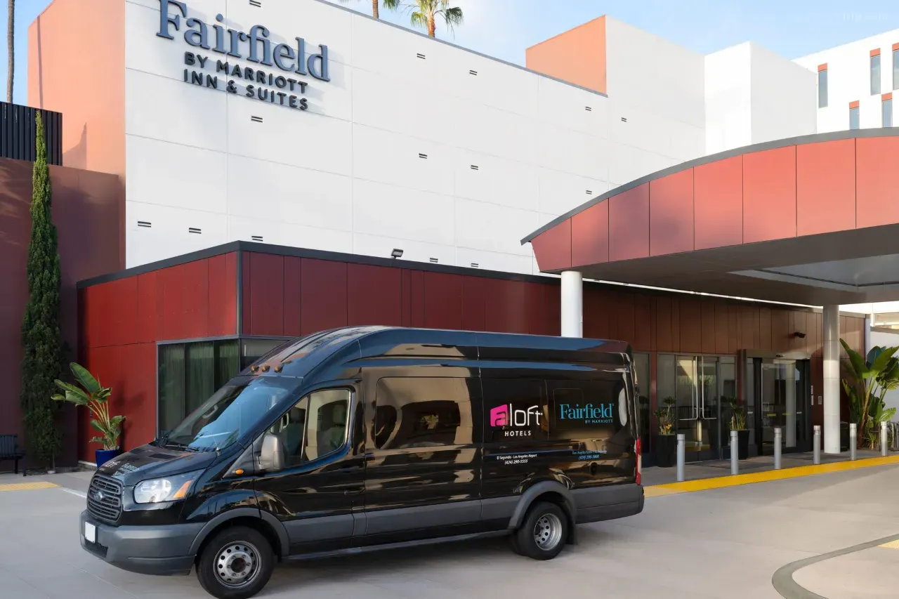 Shuttle car - Hotels near LAX with Shuttle