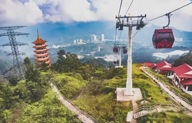 Visitors can reach Genting SkyWorlds Theme Park by Awana SkyWay (Source: Aaron Lee/unsplash)