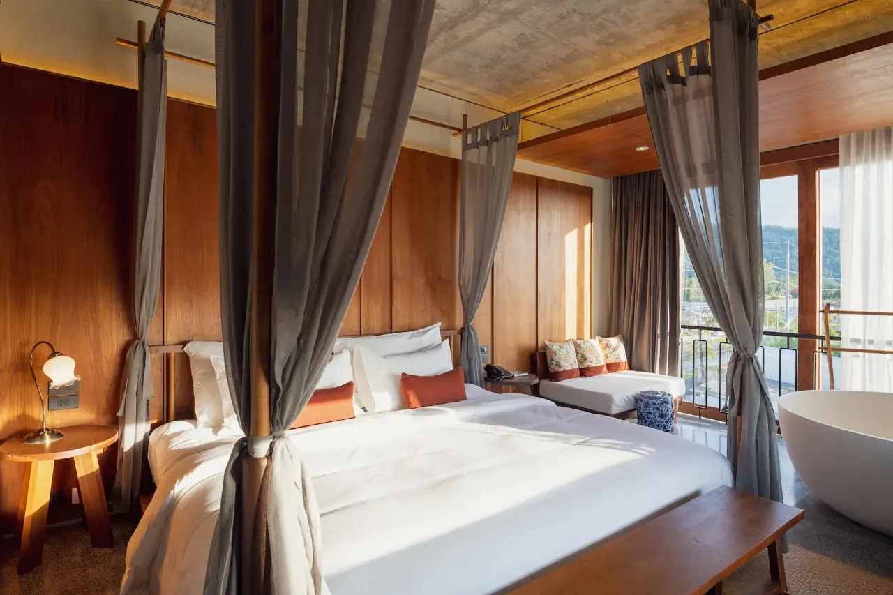 ที่พักเขาหลัก : โฮเทล กาล