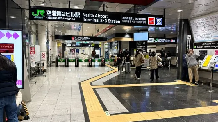 Narita Express Boarding