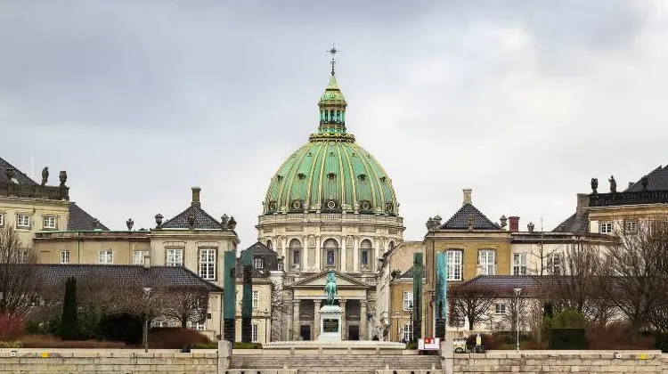 アマリエンボー