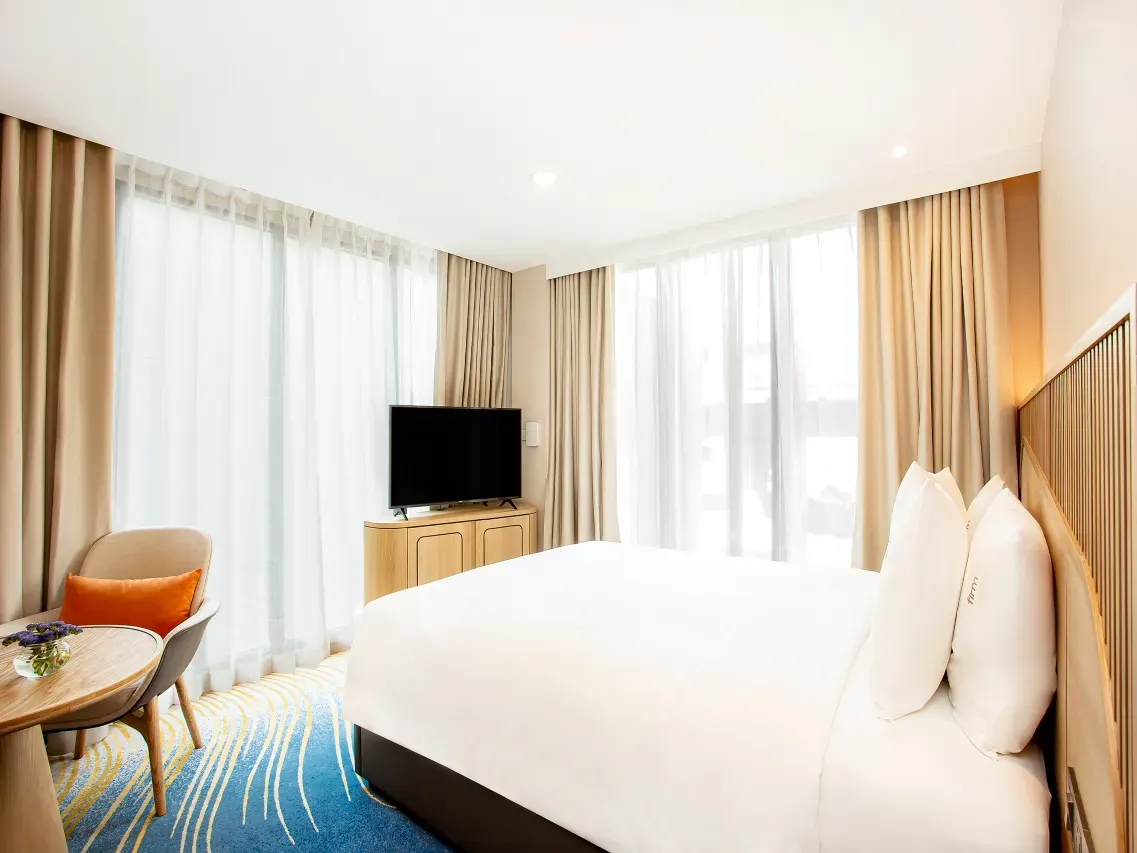 Holiday Inn Express & Suites Bangkok Central Pier