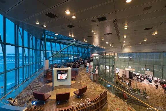 รู้ไว้ก็อุ่นใจ! 3 สถานที่ในอินโดนีเซียที่มีปลั๊กไฟและพอร์ต USB ให้ชาร์จฟรี