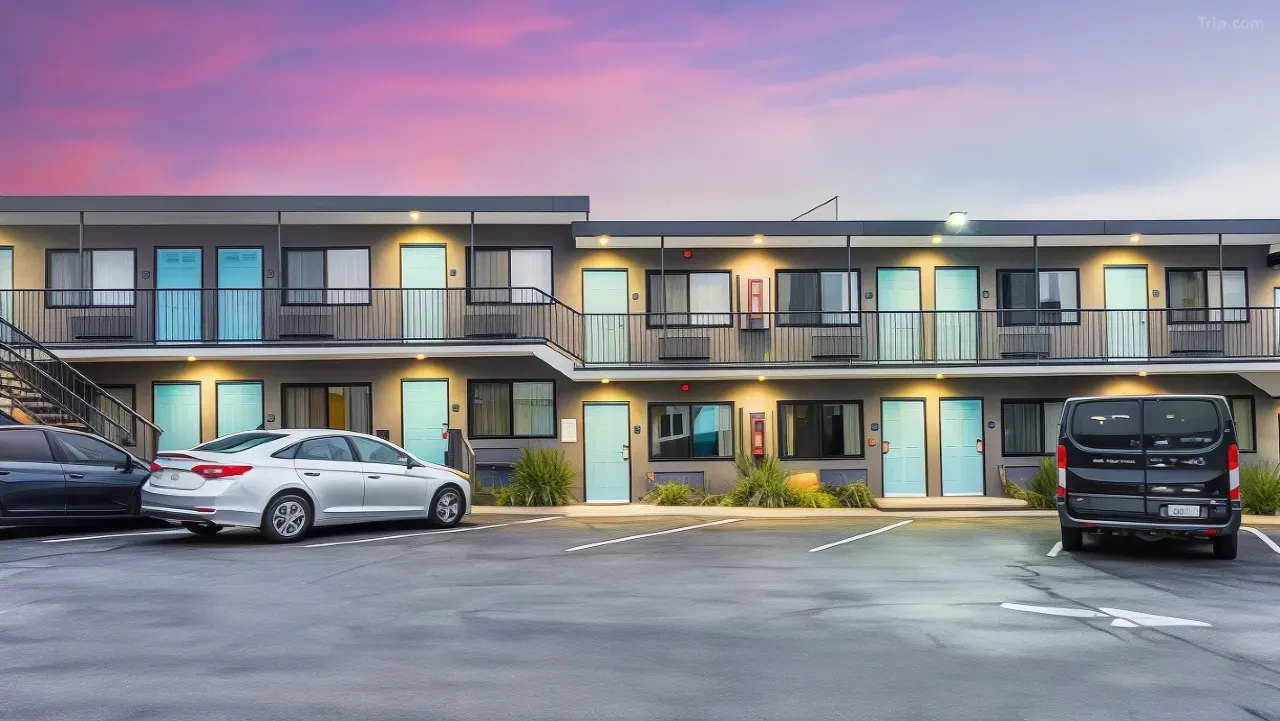Hotel building appearance - Hotels near LAX with Shuttle