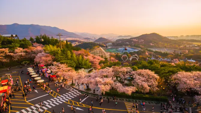 สวนสนุกอีเวิลด์