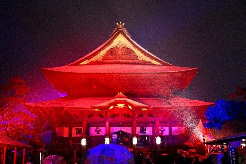  เทศกาลโคมไฟ Nagano Lantern Festival (Nagano Tomyo Matsuri)