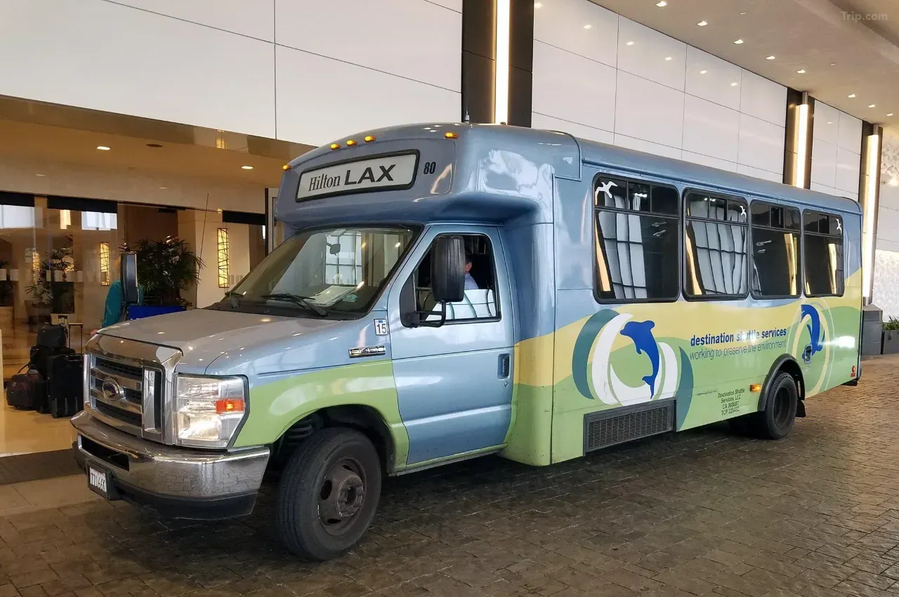 Shuttle car - Hotels near LAX with Shuttle