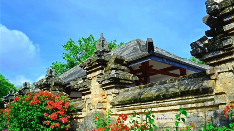 Uluwatu Temple: Things to do in Bali