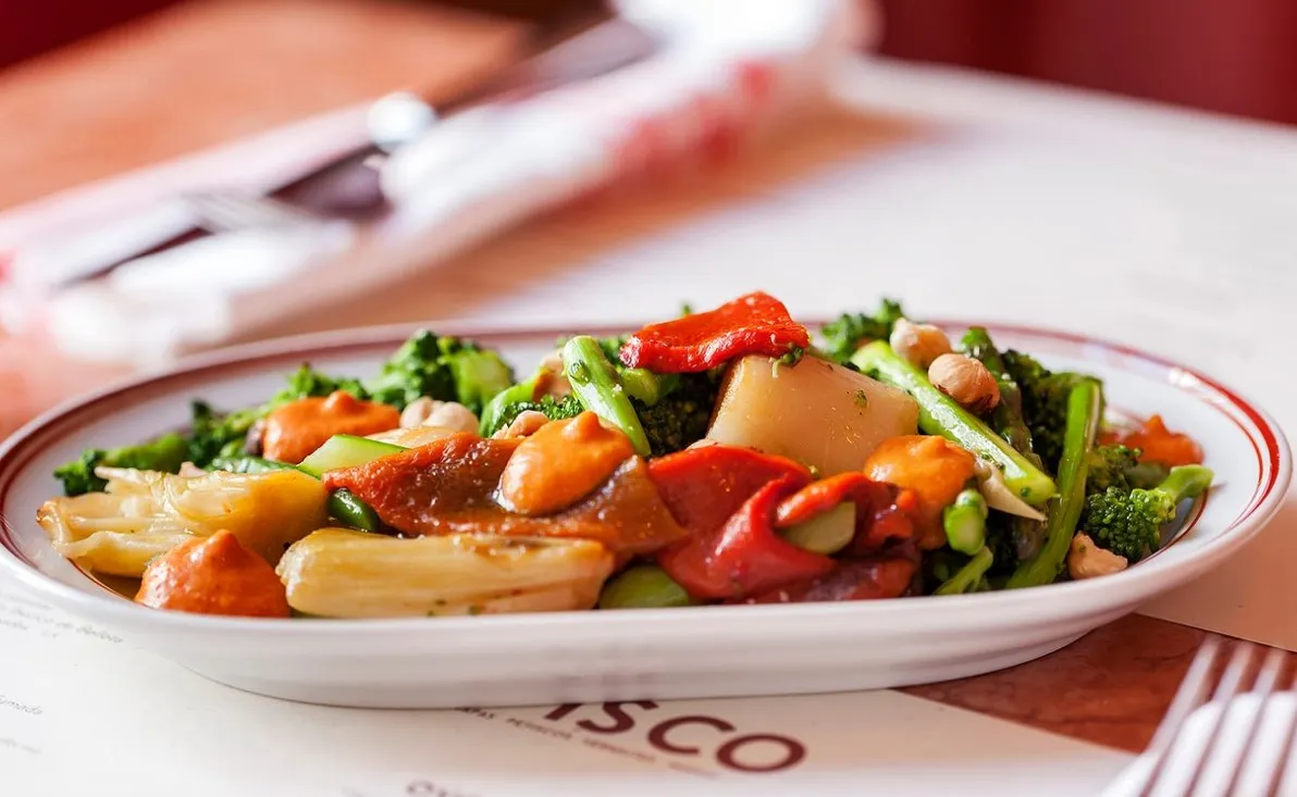Discover Dining and Entertainment in Lisbon