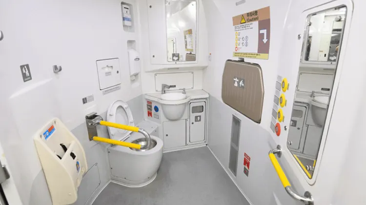KTX 無障礙衛生間
