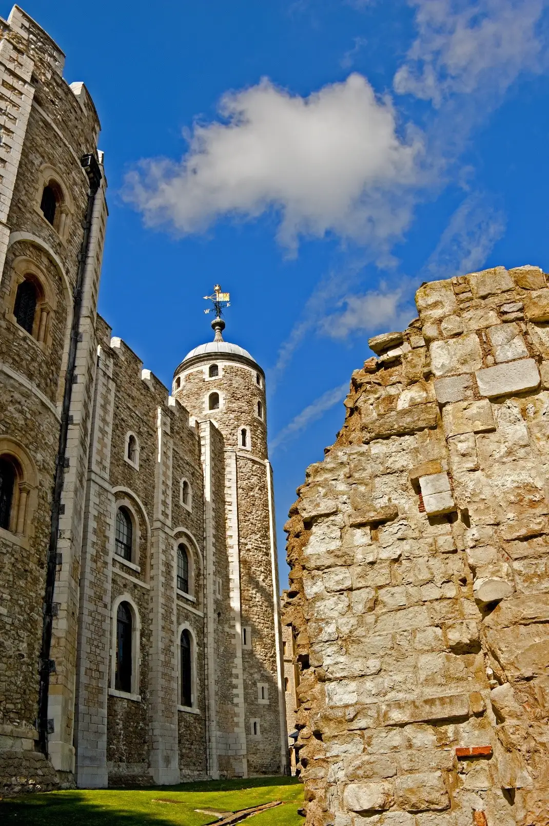 The 11 Best Places to Visit in the UK in May- Tower of London