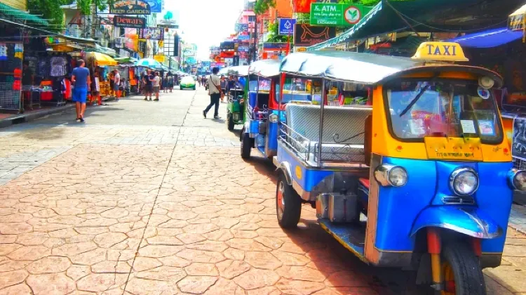正しいトゥクトゥクの乗り方4ステップ