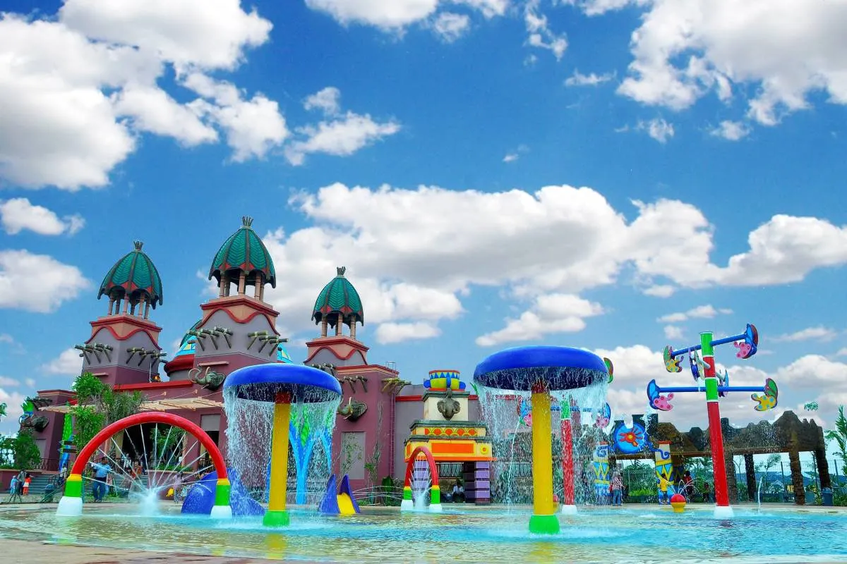 Wisata Kemuning-Amanzi Waterpark
