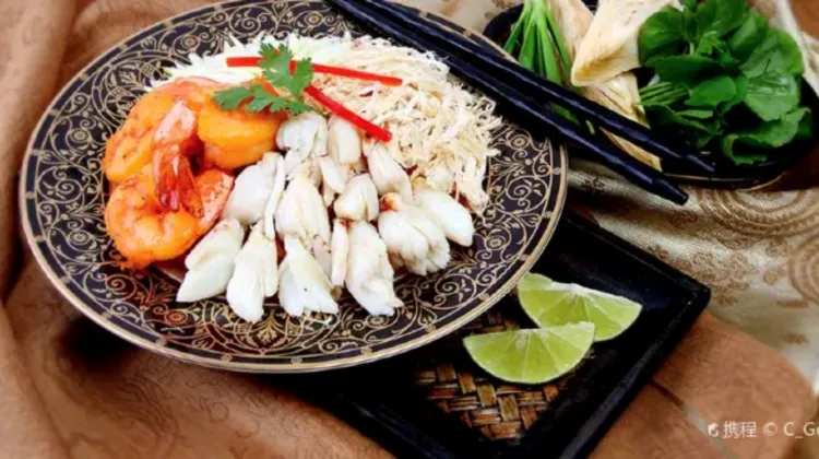 Try the sweet and savory Pad Thai at Thipsamai!