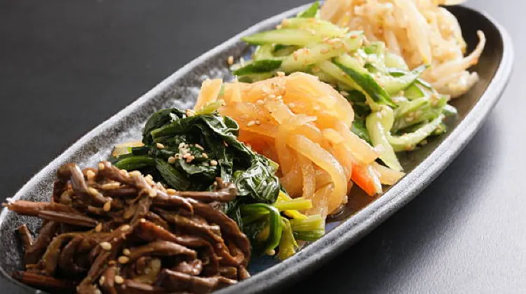 韓国のグルメ：ナムル