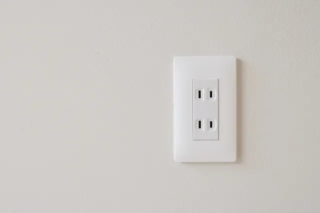 日本のコンセントは「Aタイプ」