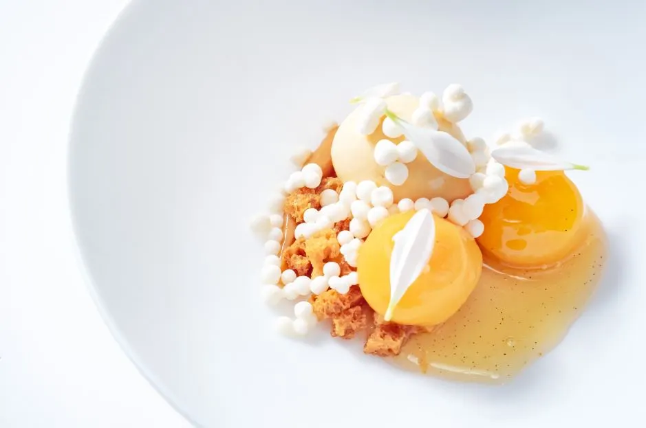 Discover Dining and Entertainment in Barcelona