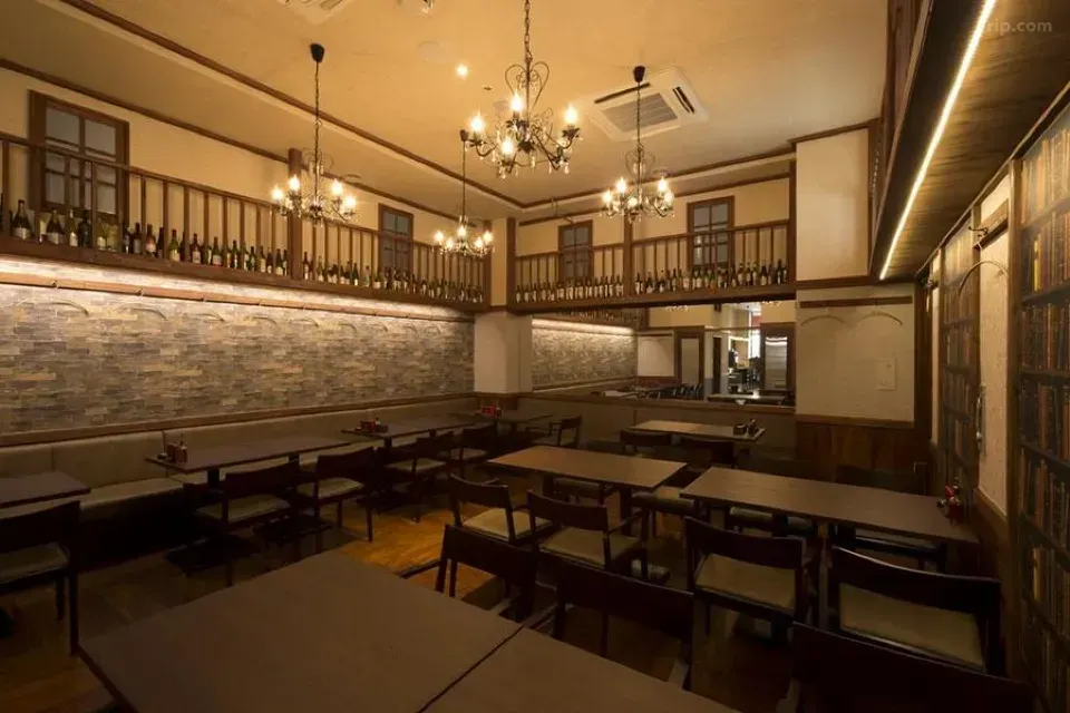 福岡空港から電車＋徒歩で約8分｜the b 博多