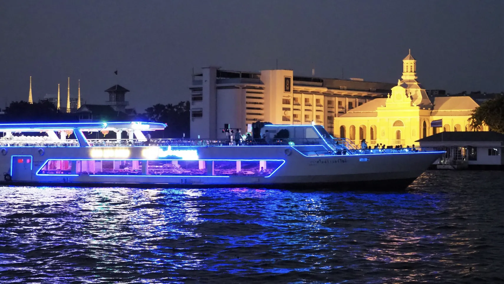 Smile Riverside Cruises