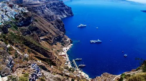cost for a 4-day trip when travelling to Santorini