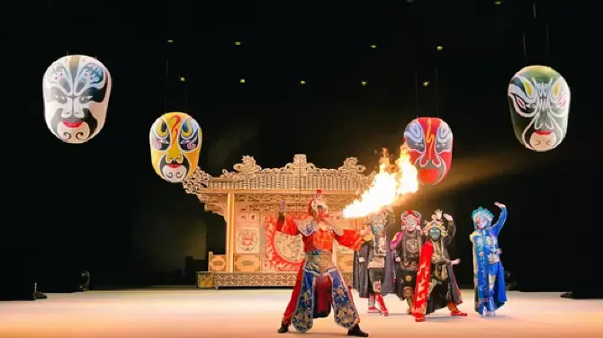 🎭 Jinjiang Theater: Sichuan Opera Show – Legendary Face-Changing