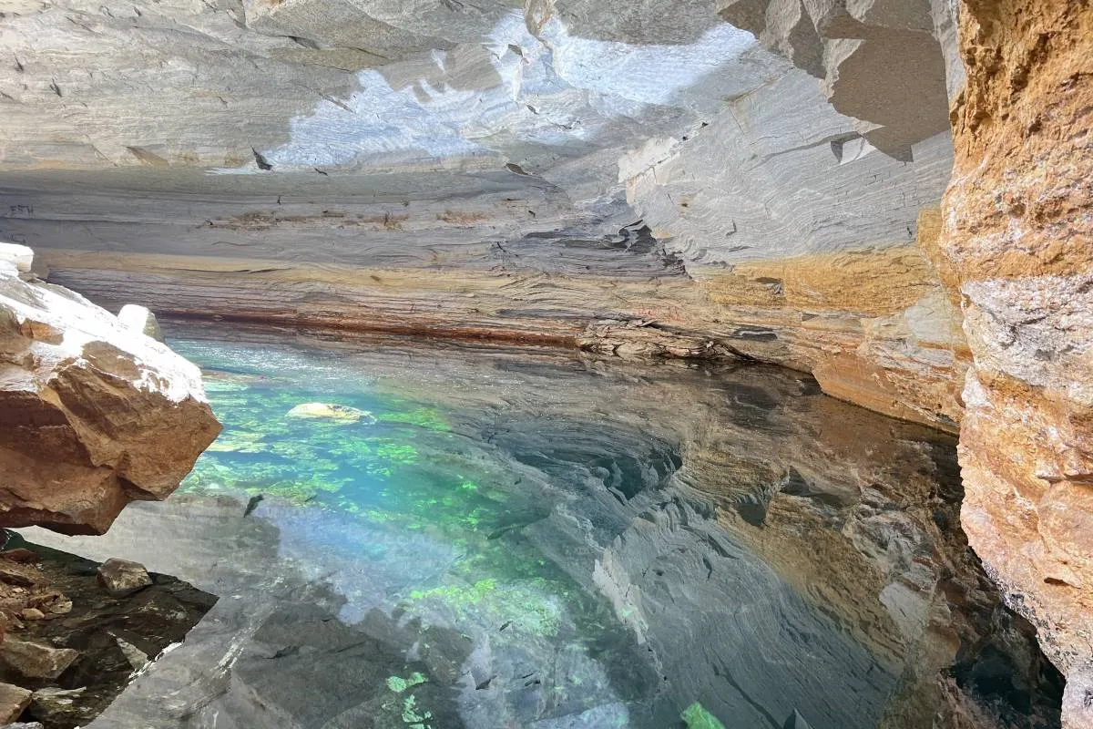 11. Tempat Wisata di Arab Saudi-Heet Cave
