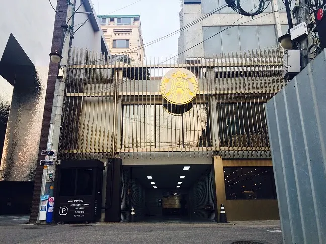 スターバックス清潭スターR店|韓国1000店舗目