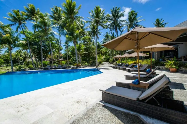 How much does it cost for hotels when traveling to Fiji