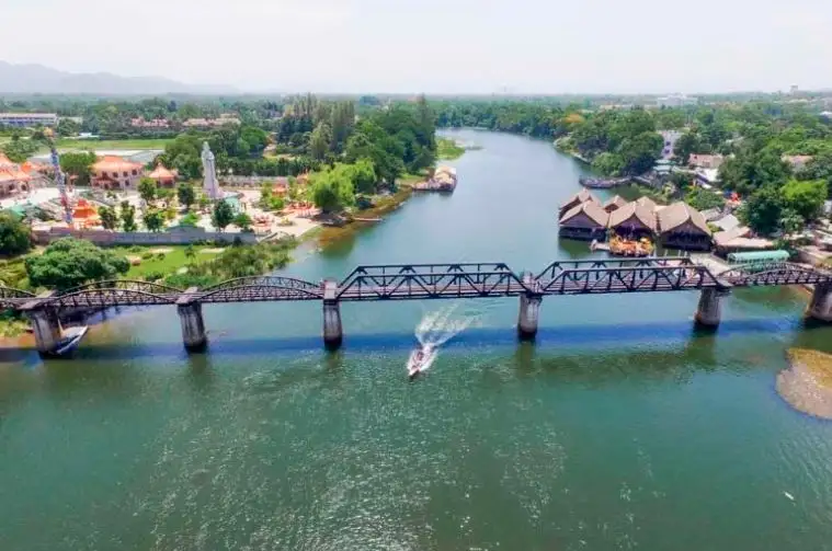 สะพานข้ามแม่น้ำแคว  -   สถานที่เที่ยวกาญจนบุรี