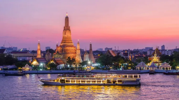 Things to do in Bangkok #2: Wat Arun Ratchawararam Ratchawaramahawihan