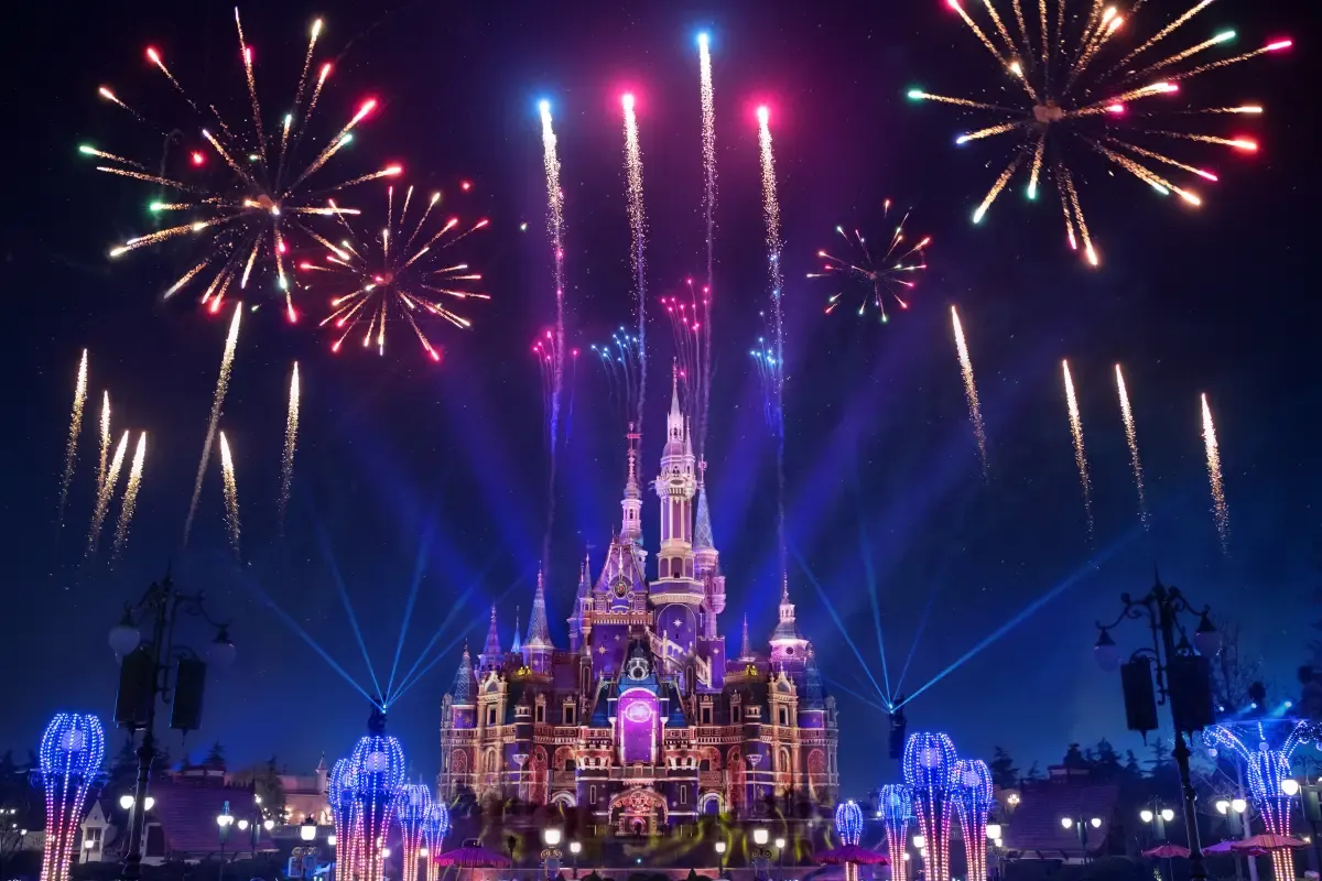 Shanghai Disneyland firework timing