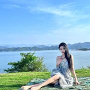 旅游找笨蛋美女