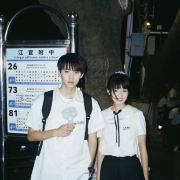 小熊趴在云朵里