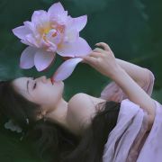 媛媛子爱穿汉服