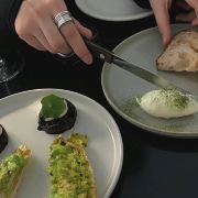 山脚有间茶铺