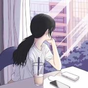 睡在酒窝里的小怪兽