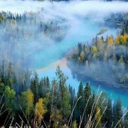 新疆旅游小面包