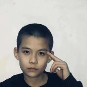 骑着自行车兜风